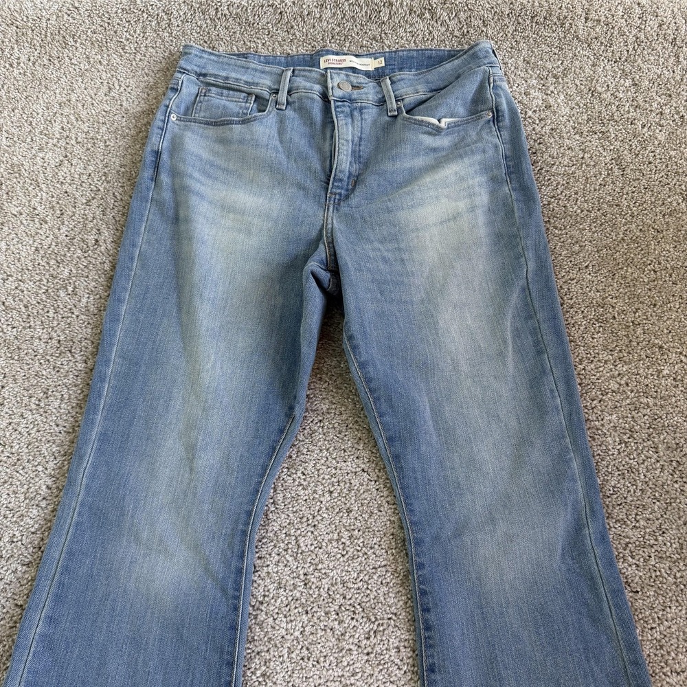 Levi Strauss Signature Mid Rise Bootcut Jeans Womens 12 Medium Wash Blue Denim